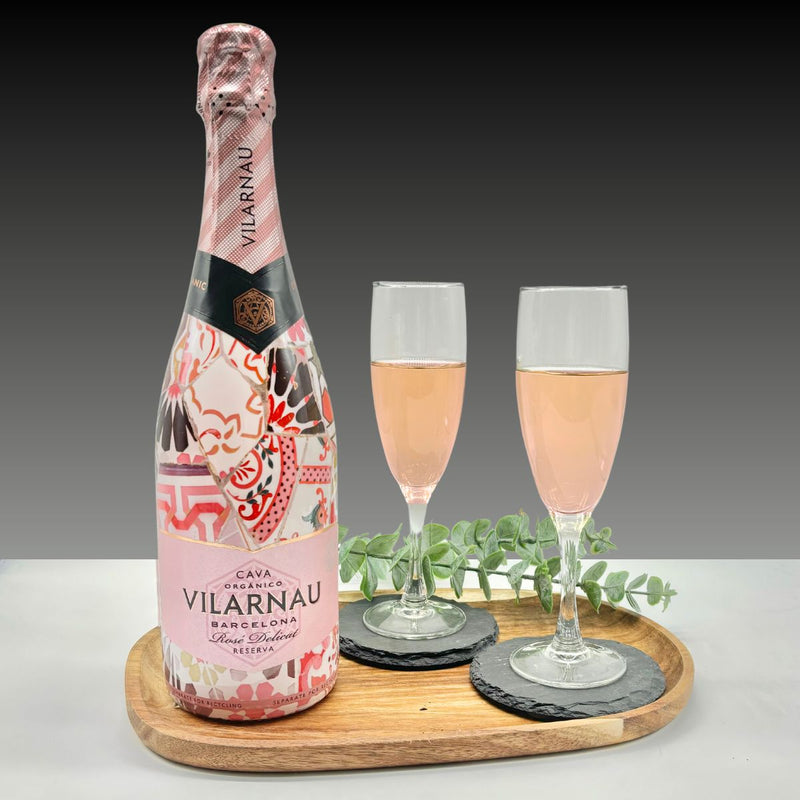 Vilarnau Brut Reserva Rosado Cava Bio Gaudi Sleeve 75cl avec 2 flûtes à champagne dans un coffret de présentation de luxe