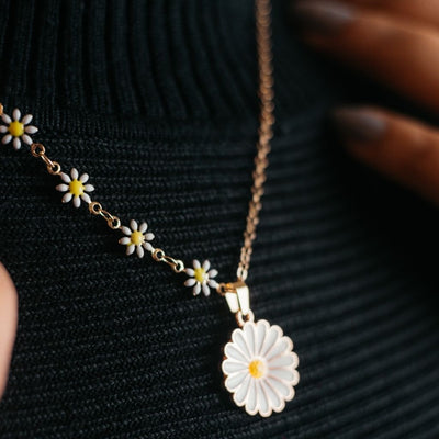 Collier ras du cou à breloques en forme de fleur de turquoise et de marguerite pour l'été