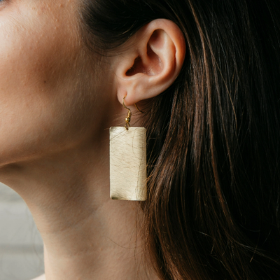 Boucles d'oreilles pendantes délicates en forme de vague rectangulaire à feuille fine géométrique argentée